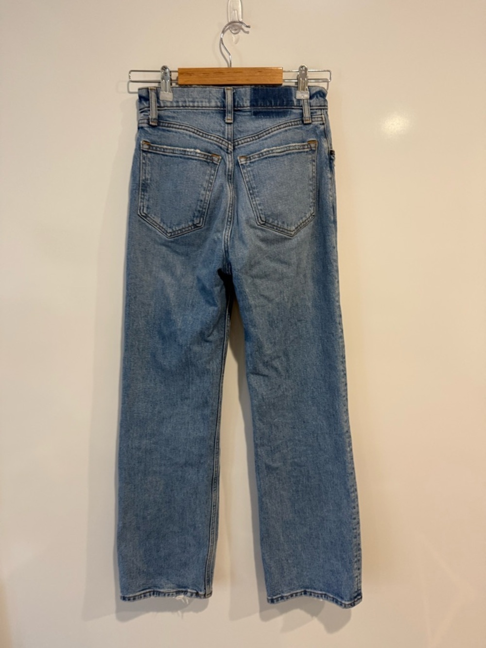 Abercrombie & Fitch High Rise 90s Relaxed Jean - Picture 5 of 8